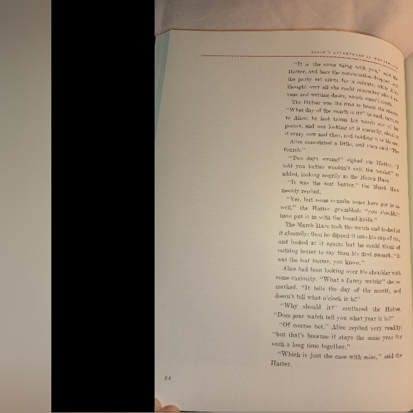 Alice in Wonderland Into the Looking Glass (Book) - Picture 11 of 17